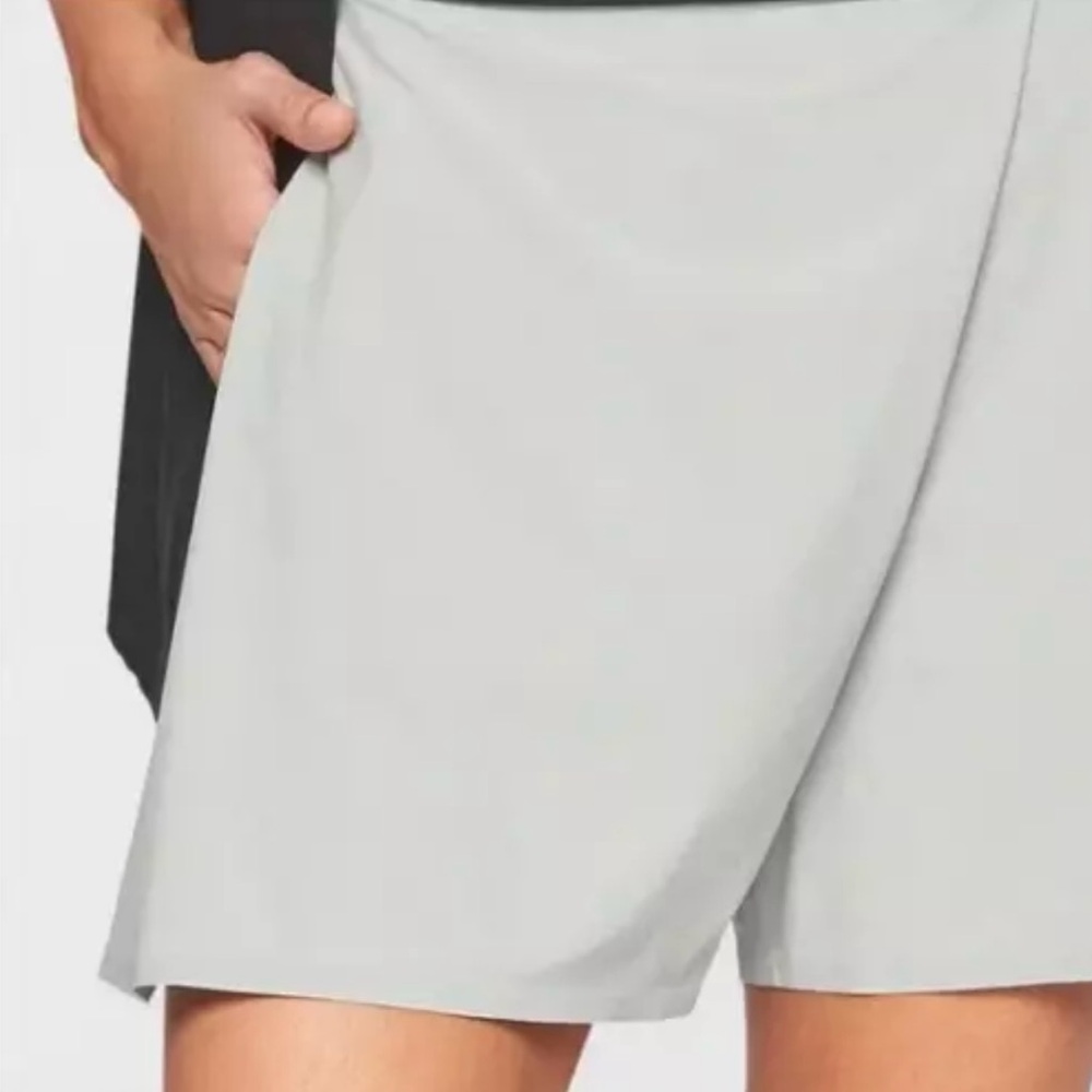 Athleta Planner Grey Skort Lightweight Stretch Wrinkle-resistant 3 pockets